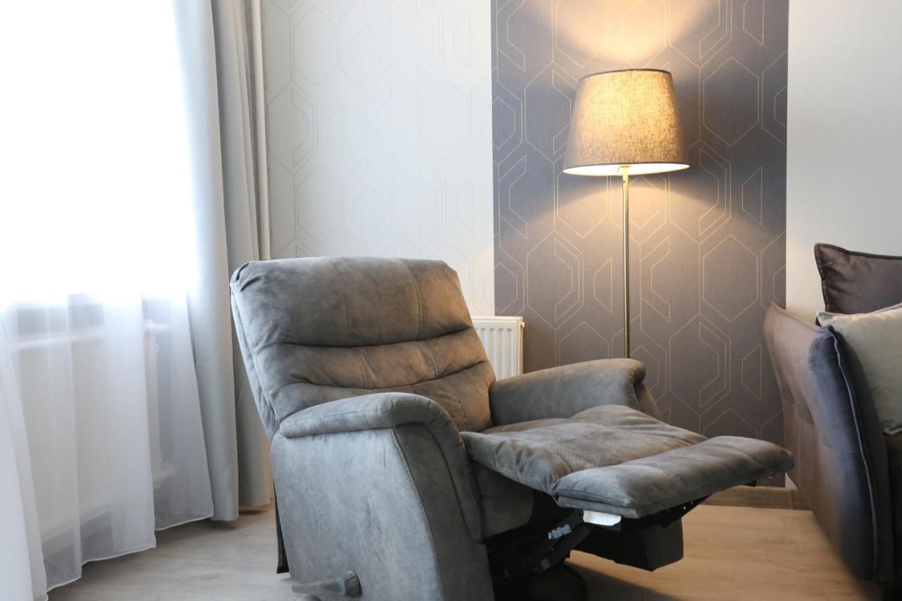 Comfy 2 Room Apartment - Free Parking - 350Mbps Wifi - Netflix Kaunas Exterior photo