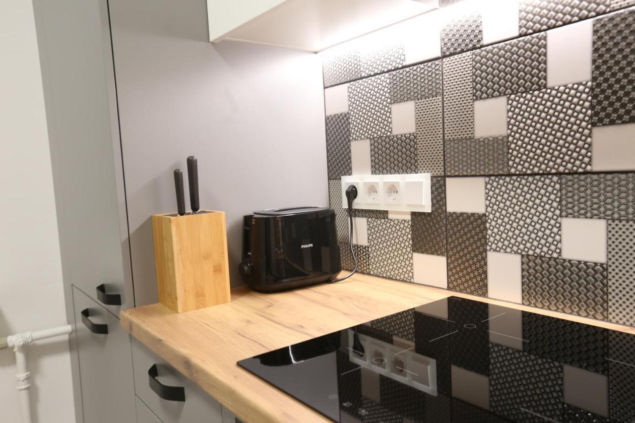 Comfy 2 Room Apartment - Free Parking - 350Mbps Wifi - Netflix Kaunas Exterior photo